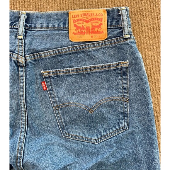 Levis 505 Jean Shorts Mens 36 Cotton Bermuda Relaxed Blue Denim Jorts - Picture 2 of 8